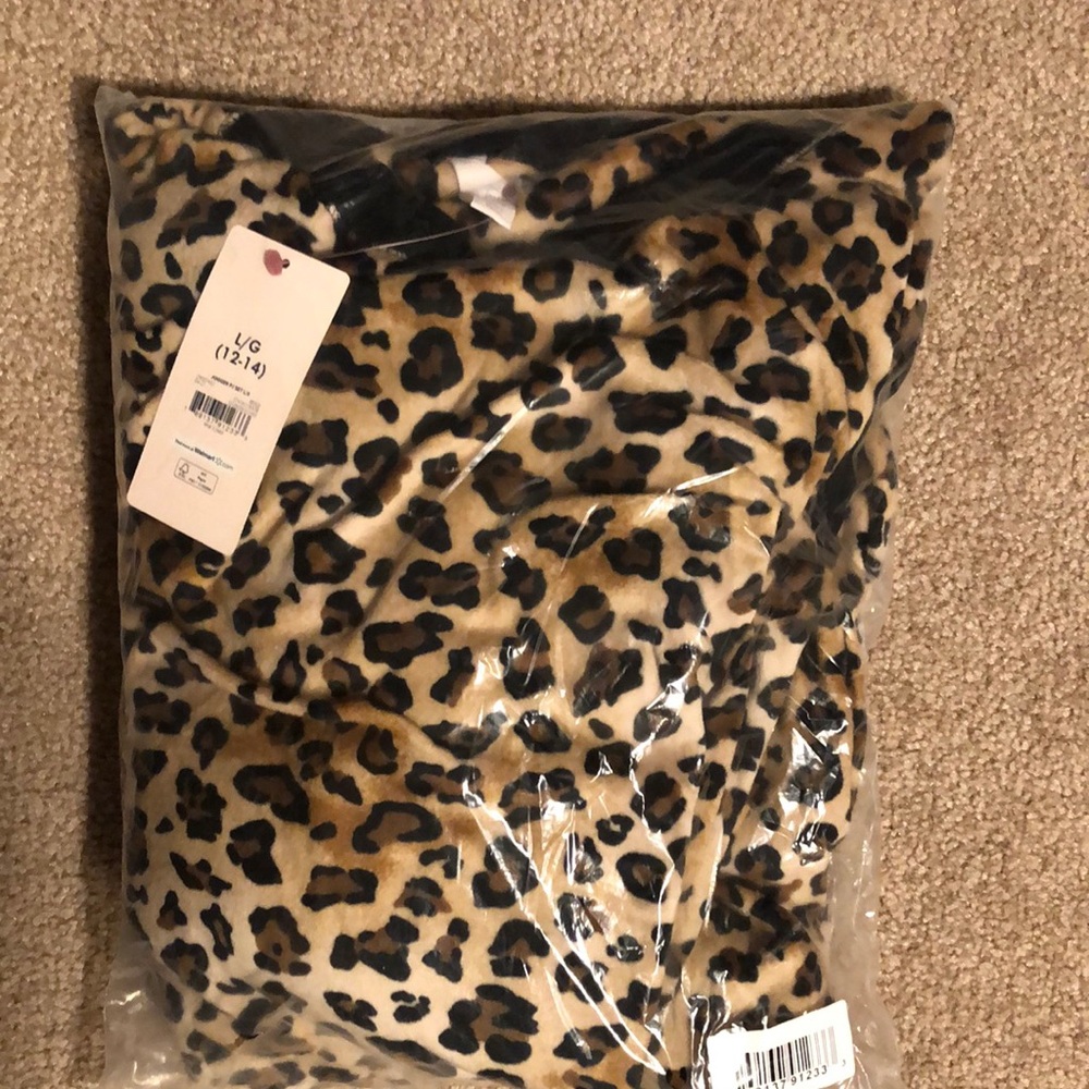 Women’s new leopard print pajamas jogging set size large 12-14